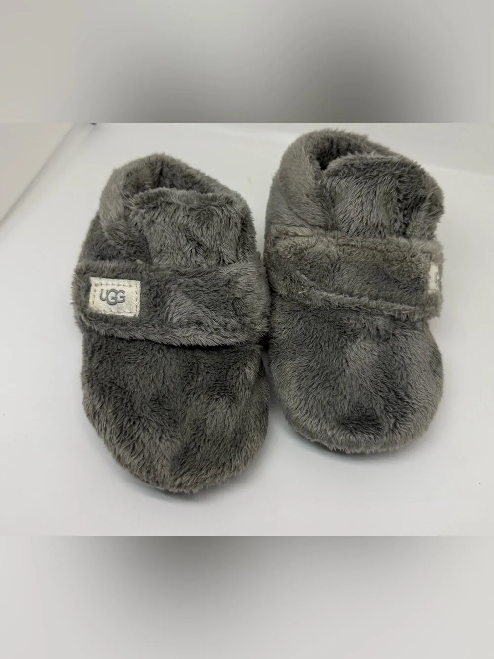 UGG Gray Fuzzy Toddler Slippers Size 4/5